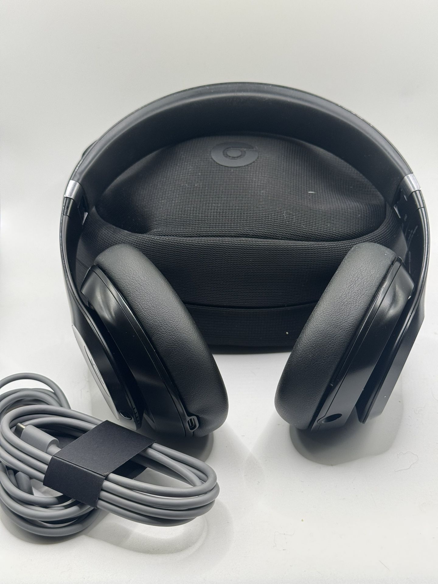 (Authentic) Matte Black Beats Studio Pro Bluetooth Wireless Headphones with noise canceling