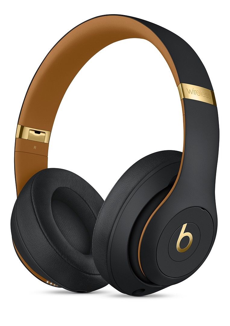 (Beats Studio3 Wireless Headphones( new