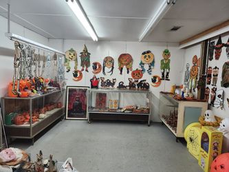 Whole Lot Of Antiques