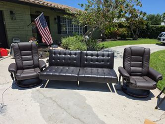 2 chairs and futon woth footrests