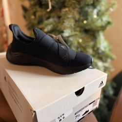 Women’s Adidas 7.5