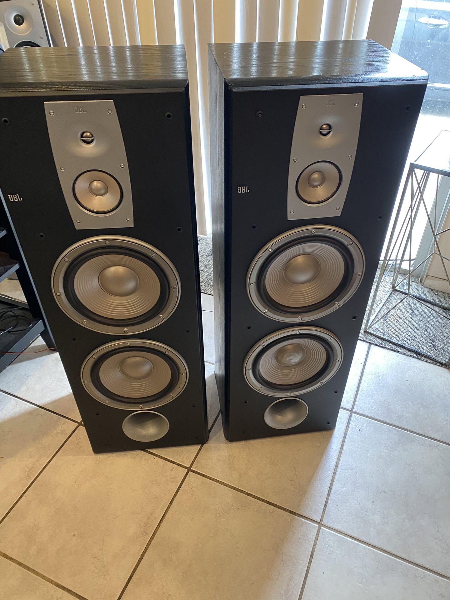 JBL Tower /Floor Speakers 10” Subs