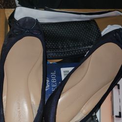 71/2 Banana Republic Flats Navy Blue Like New