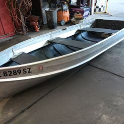 2012 12 ft Aluminum boat