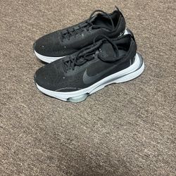 Nike Men’s Black Athletic Running Shoes size 8