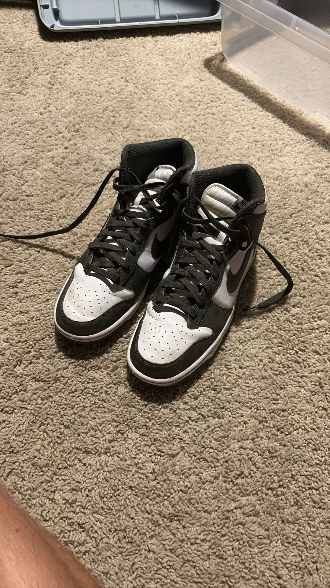 Mid Olive Green Nike Dunks