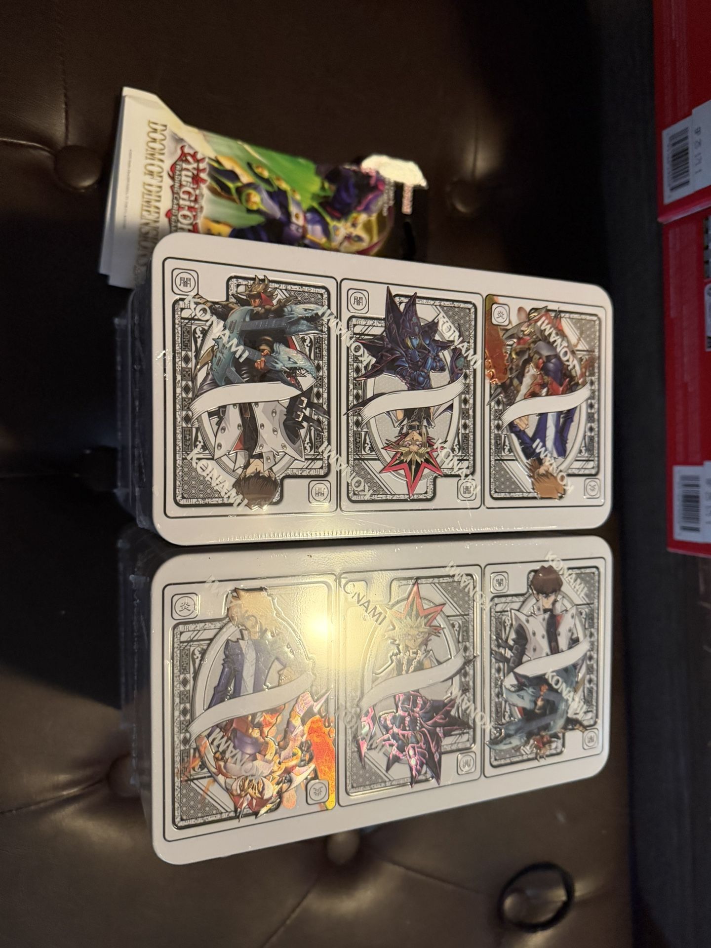 8 Yu-Gi-Oh Mega pack tins