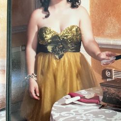 Sparkly Olive Green Cocktail Dress – Short Strapless Fit with Floral Accent