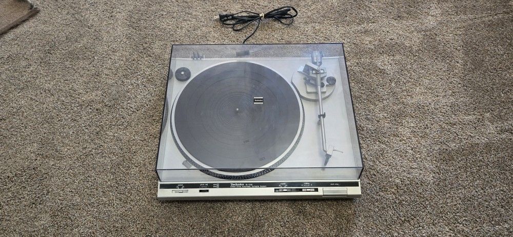 Technics SL-D30 Direct Drive Auto Turntable