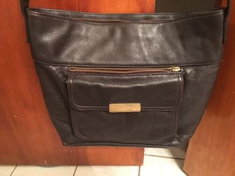 Beautiful Giani Bernini leather purse