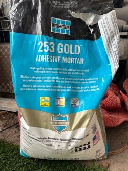 Adhesive mortar