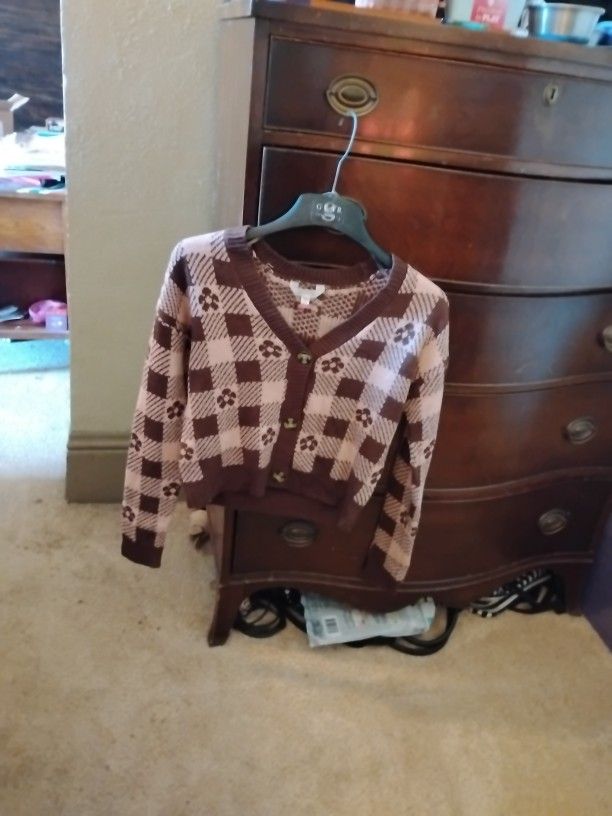 Youth Small Crop Sweater