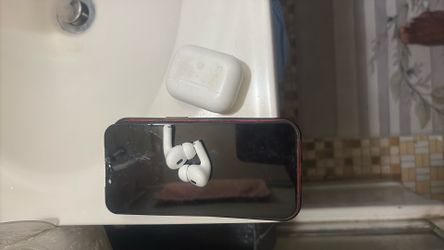 Broken iPhone 11 With AirPods Pro 2 (not Original Case /replacement Case )