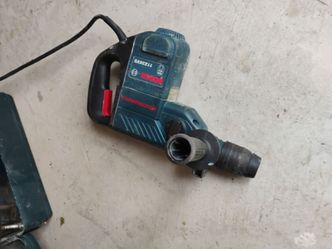 Bosch hammer drill with case
