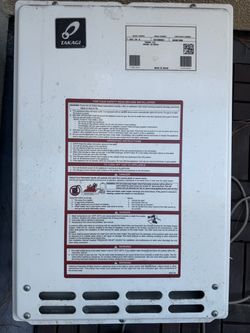 Takagi T-K4U-IN-N Tankless Water Heater – For Repair or Parts