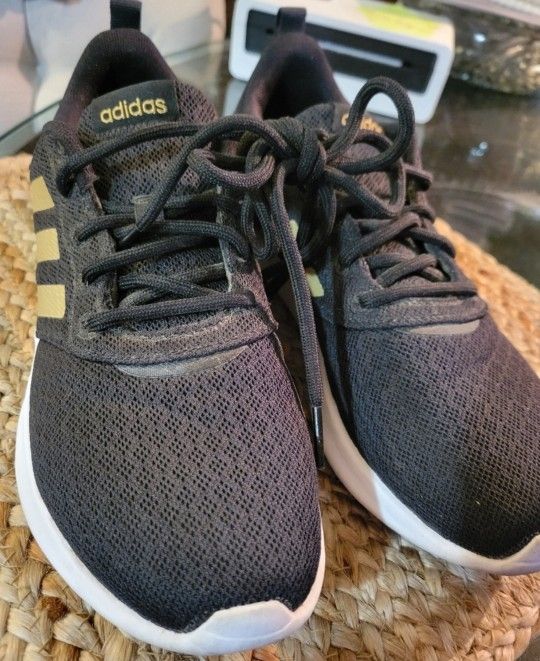 WOMSNS ADIDAS SNEAKERS