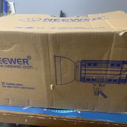 Newer s-400n photography/video strobe light