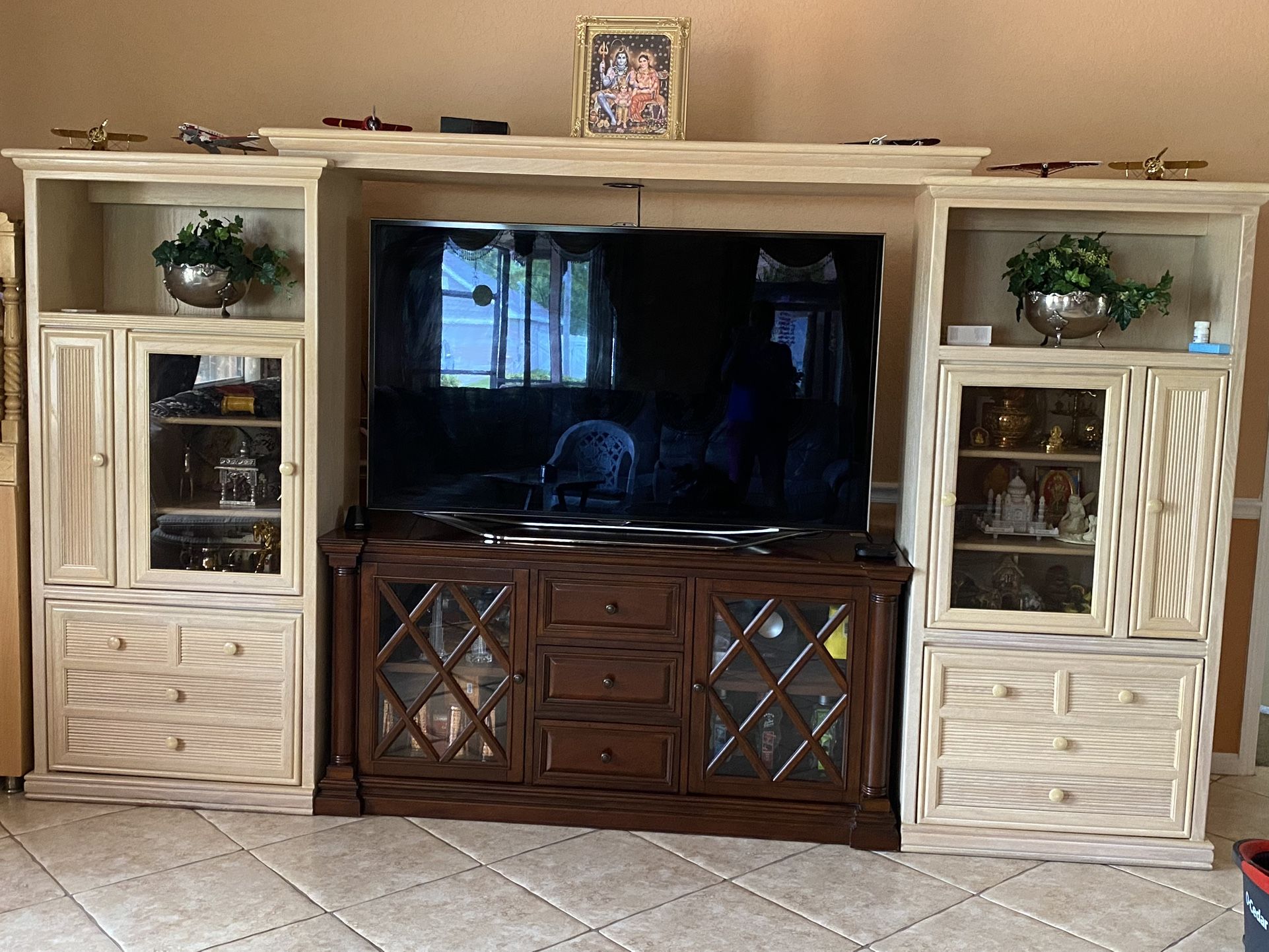 White/Beige TV Stand With Several Compartments And Drawers