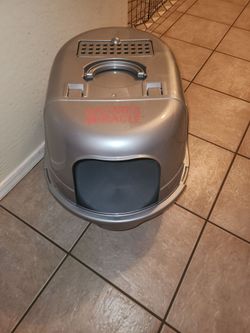 Brand New Nature’s Miracle Hooded Flip Top Litter Box