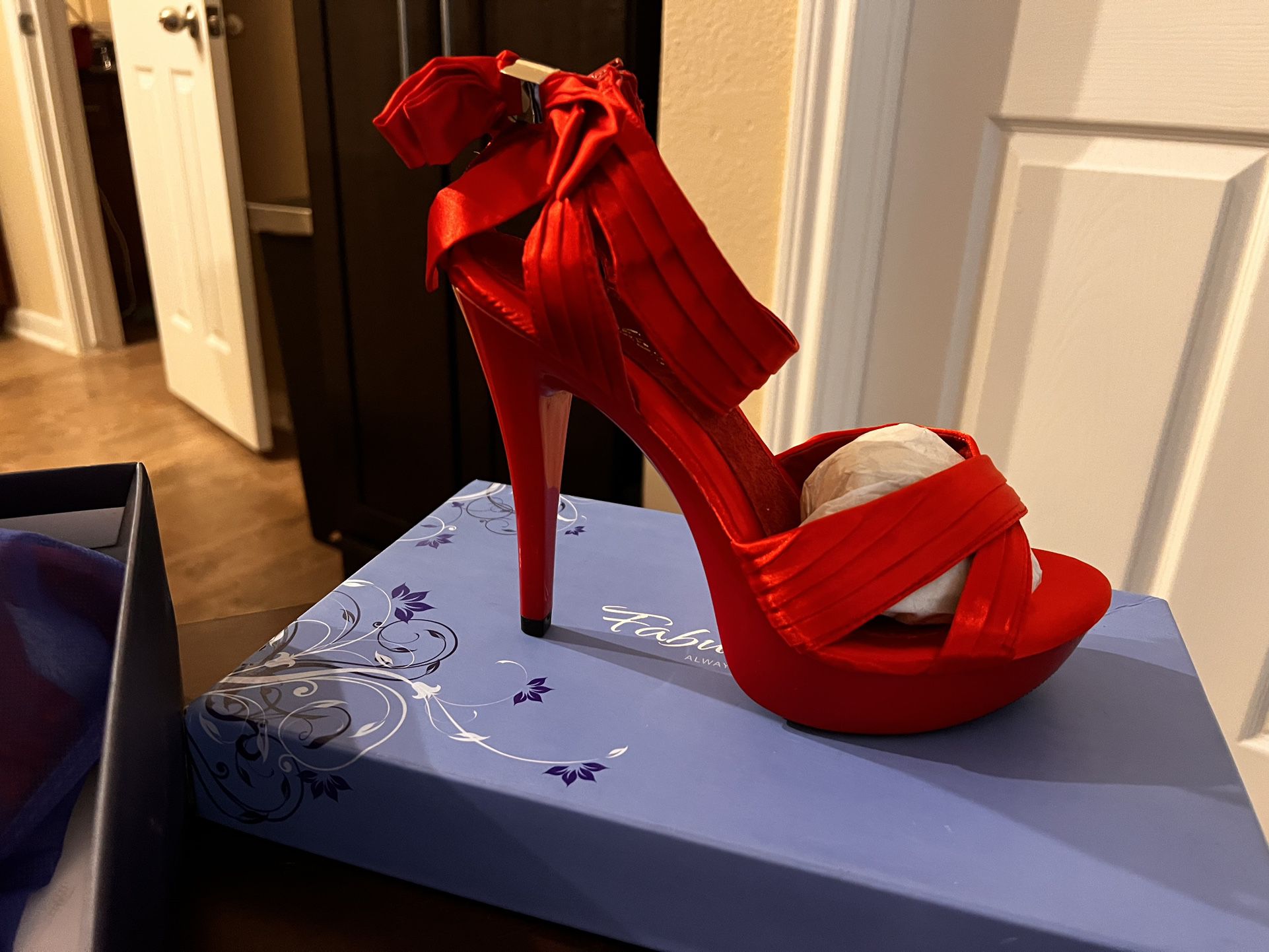 Fabulicious 5 Inch Red Heels Size 9