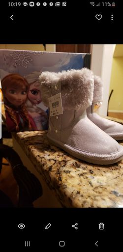 Frozen Boots size 6