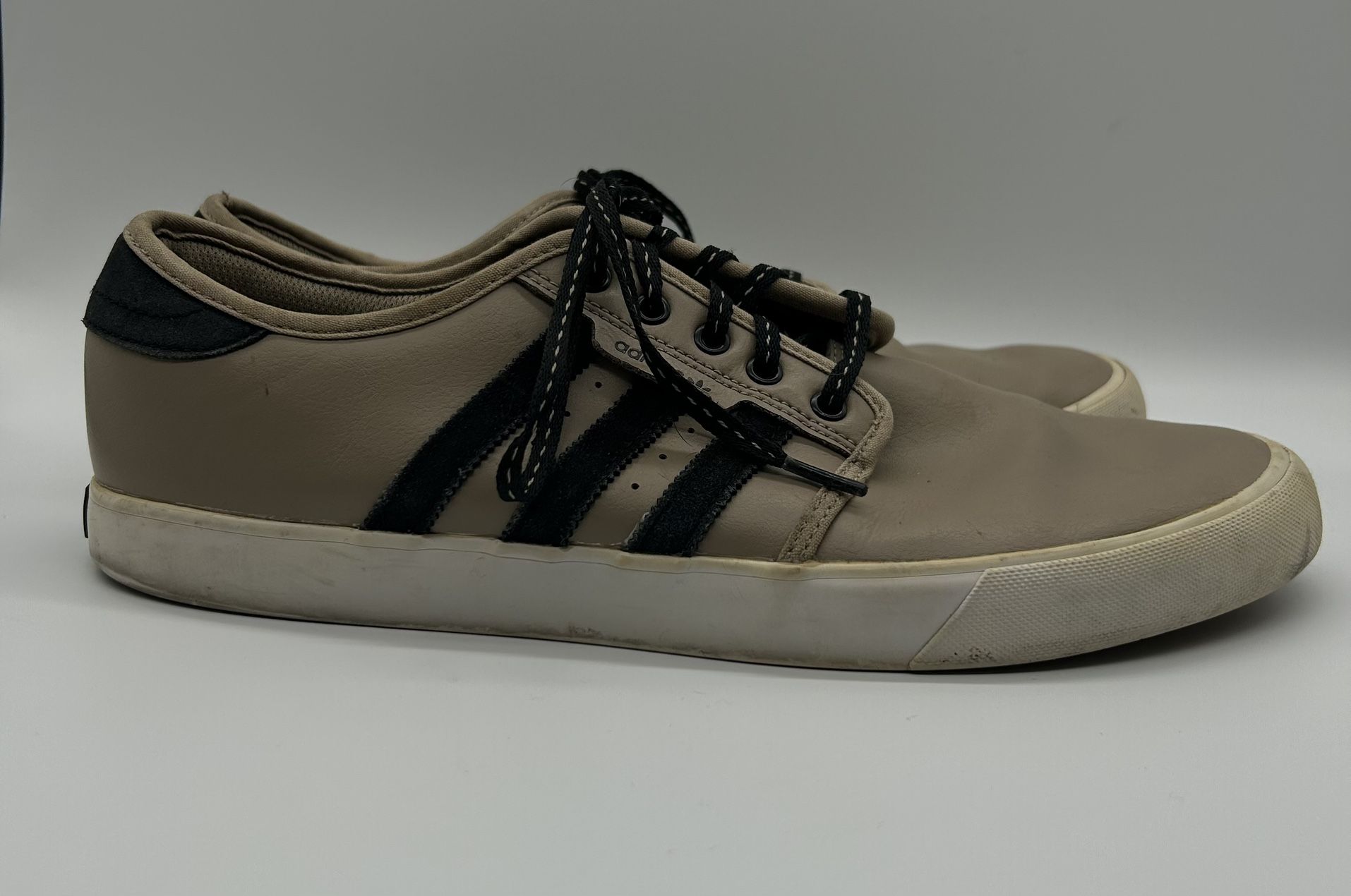 Adidas Originals Leather Seeley Skateboard Shoes Trace Khaki/Black/White Sz 7