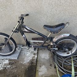 Schwin Stingray Bike