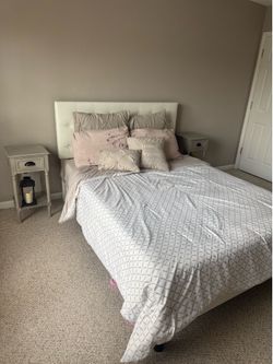 Queen bed with mattress