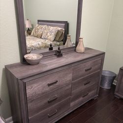 Queen Size Bedroom Set