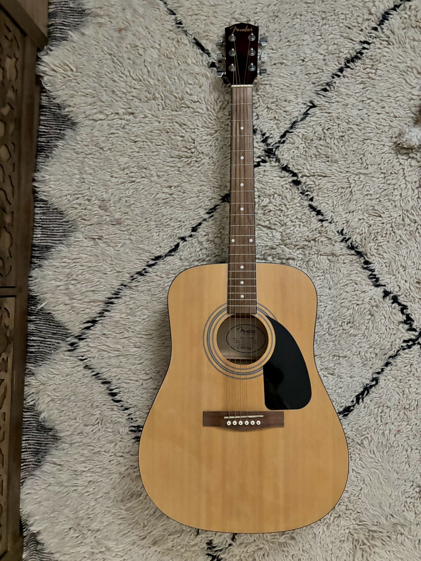 FENDER ACOUSTIC GUITAR