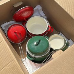 Vintage Pot And Pan Set