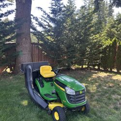 John Deere D105 Riding Mower 