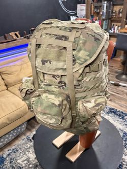 USGI MOLLE 4000 Large Rucksack OCP Complete w/ Frame Excellent Condition