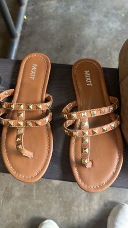Women sandals size 6 1/2