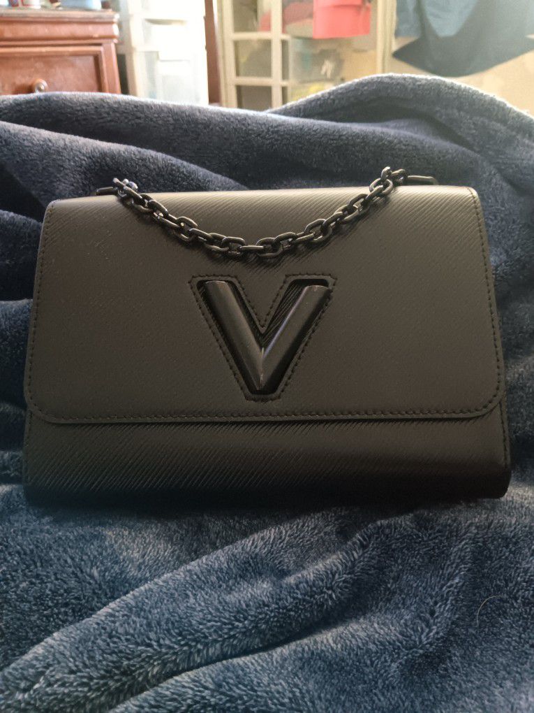 Louis Vuitton Epi Leather/black Lock Twist Shoulder Bag