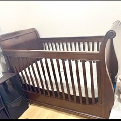 Baby Crib Stylish Victorian Classic Beckett stationary