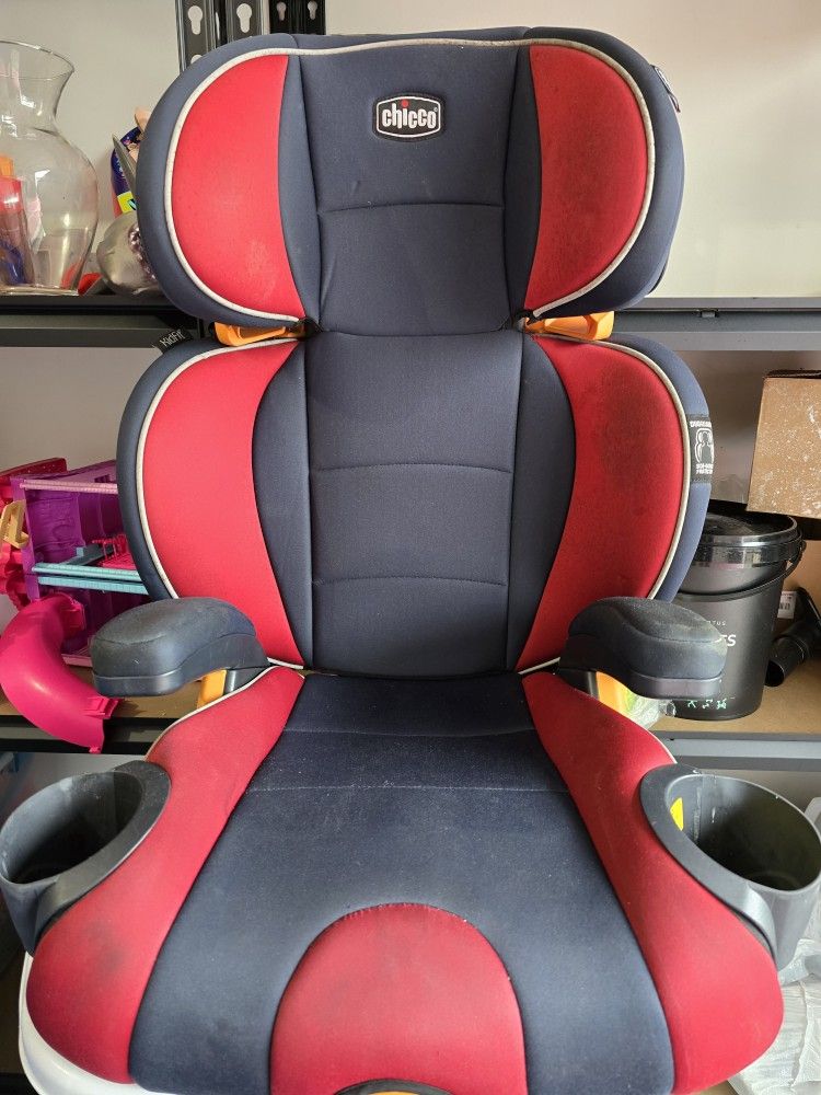 Booster Seat Chicco Red With duo Guard And Isoffix
