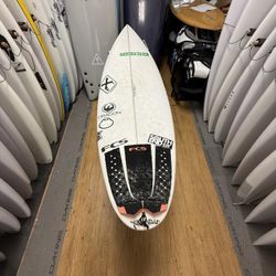 Used Surfboard 5,11 29.5L