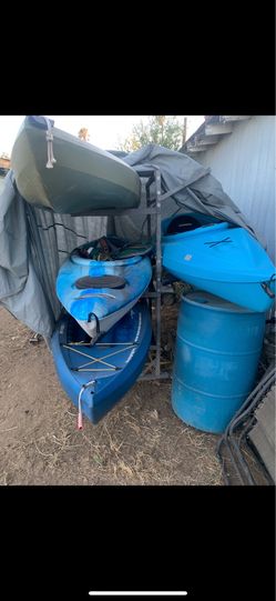 Kayak ( great for beginners)priced to sell fast, taking offers as well