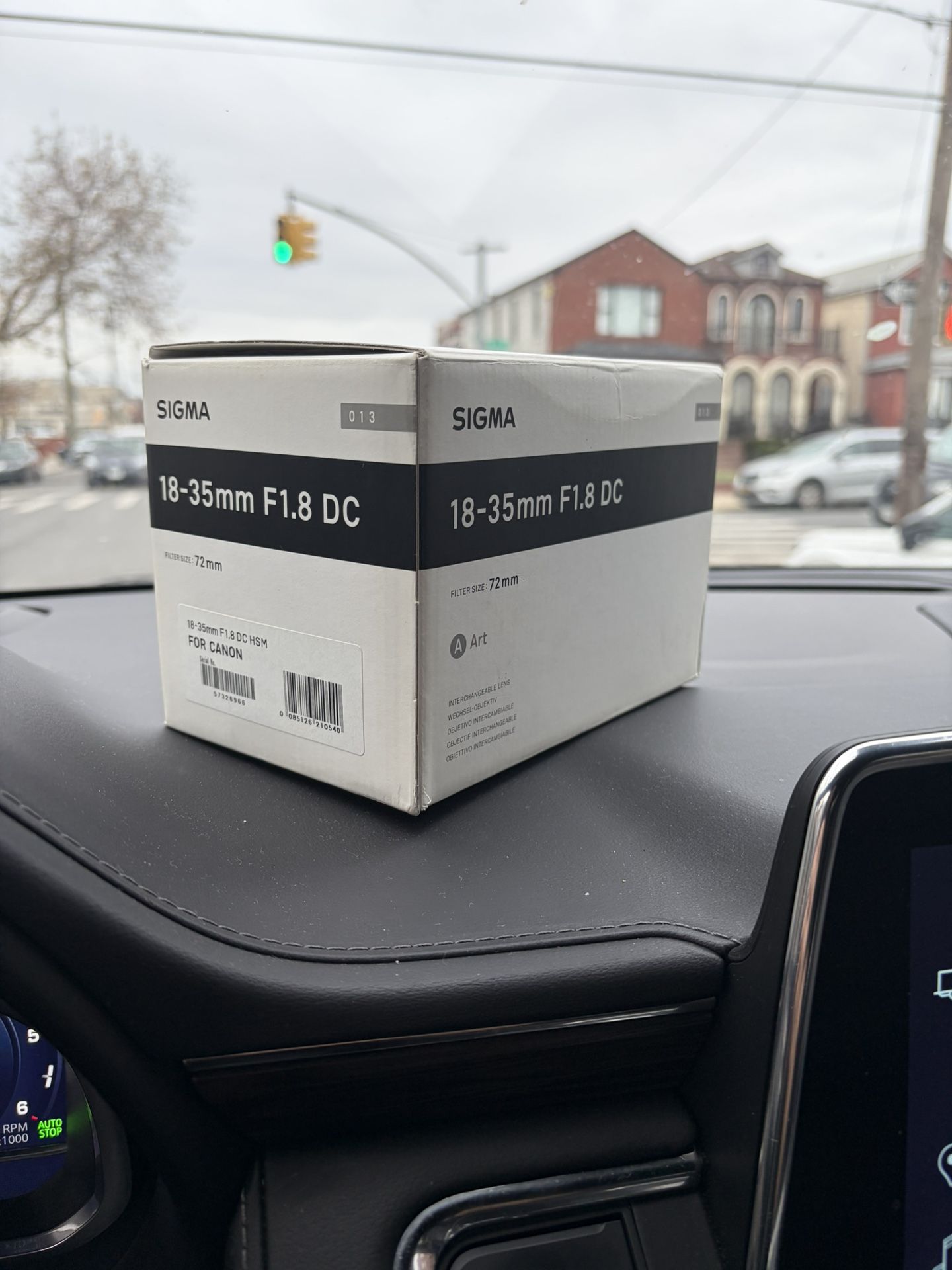 Sigma 18-35mm F1.8 Art DC HSM Lens for Canon, Black (210101)