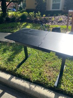 Electric desk