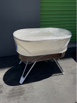 Snoo bassinet
