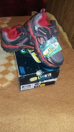 New Skechers lights size11