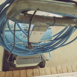 Maytronics dolphin M400 pool cleaner