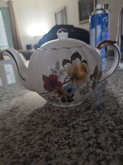 Gibsons Staffordshire England Ceramic Piece