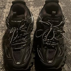  (STEAL DEAL) Balenciaga Tracks