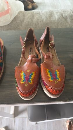 Navarro Artesania Embroidered Leather Huarache Sandals