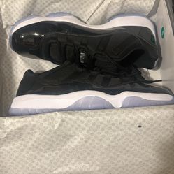 Retro Jordan 11 space jam low size 10