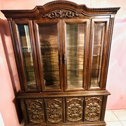 China cabinet 
