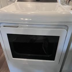 GE 7.4 cu. ft.  Gas Dryer - White